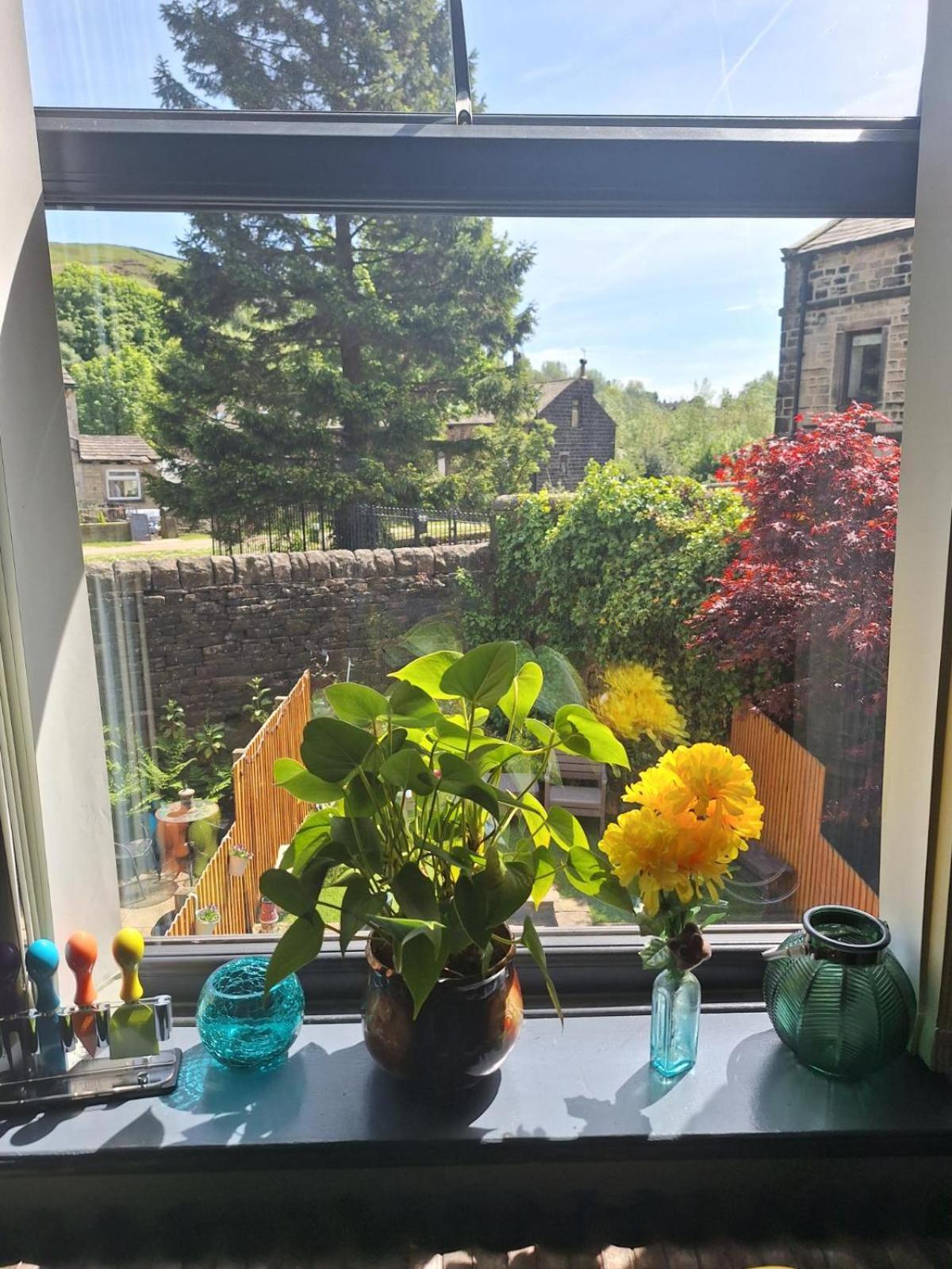 Todmorden Bed & Breakfast - The Toothless Mog Walsden Esterno foto