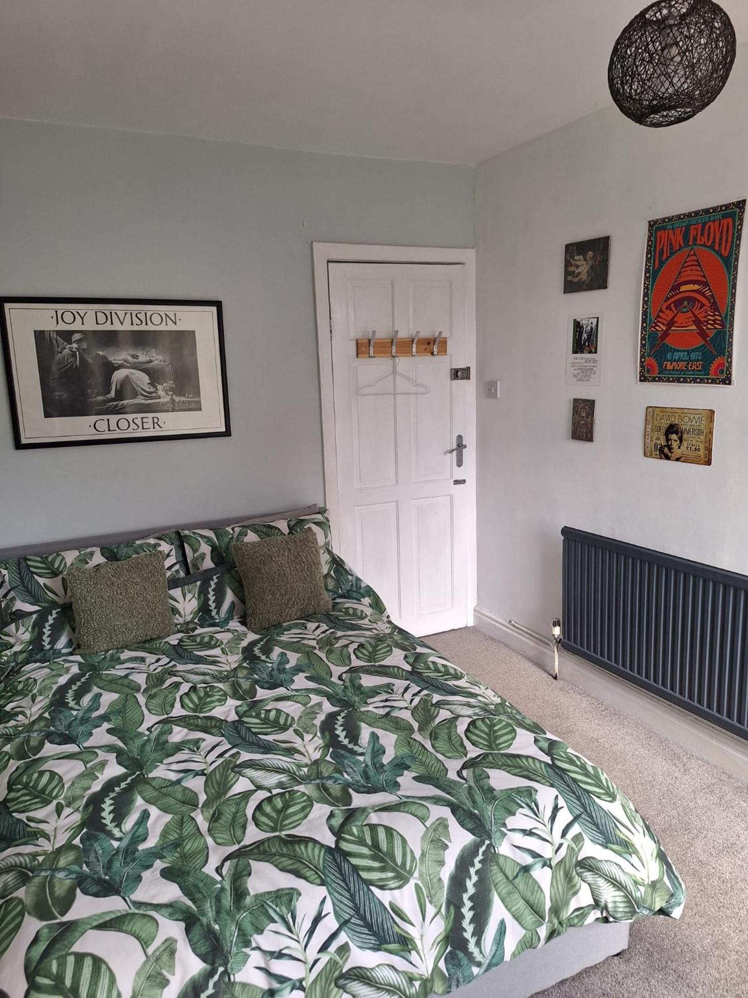 Todmorden Bed & Breakfast - The Toothless Mog Walsden Esterno foto